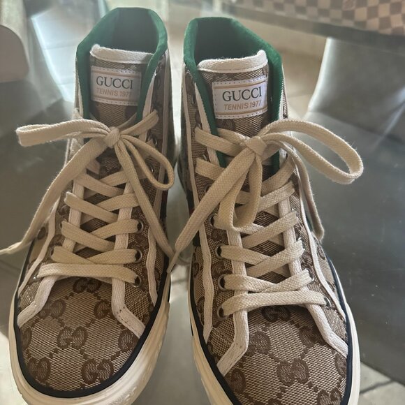 WOMEN'S GUCCI TENNIS 1977 HIGH TOP SNEAKER - BEIGE GG MONO - Picture 1 of 3